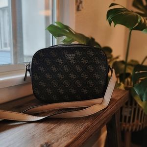 Guess Kamryn Top Zip Crossbody